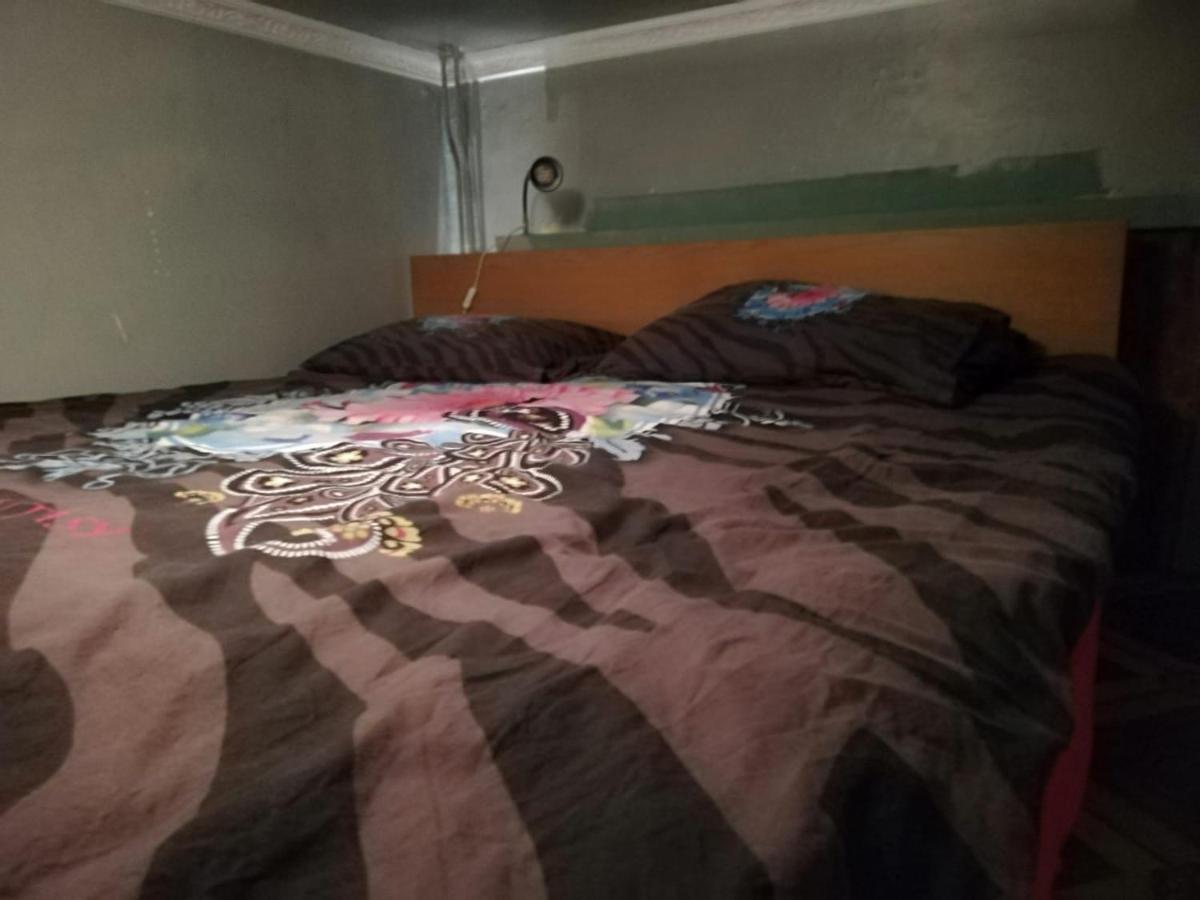 Room In Studio - Studio Nearby Central Station Anversa Esterno foto